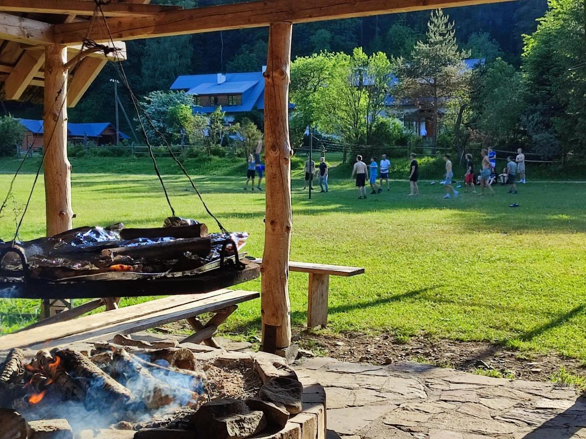 Hotel Hajstra Krempna Esterno foto